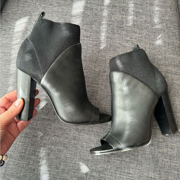 Vince Aren' Open Toe Bootie Size 7 - Picture 12 of 13